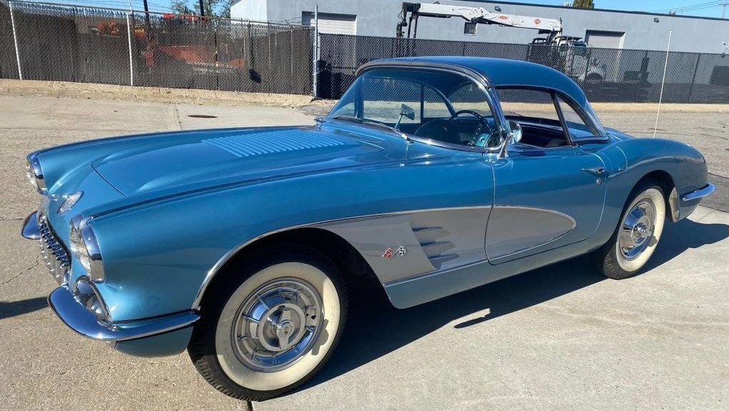 Corvette Generations/C1/C1 1958 convertible blue 4.jpg
